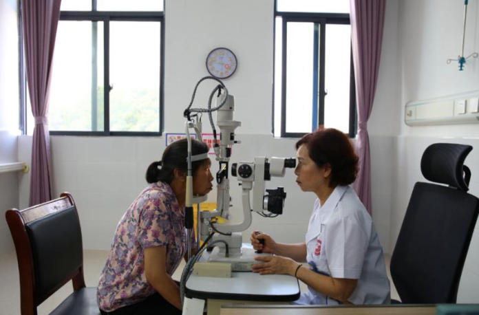 东西部协作——康晶金眼科协助镇宁县妇幼保健院完成120余台白内障手术